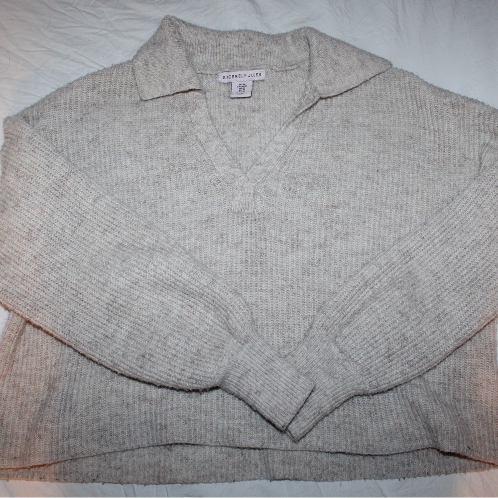 Sincerely Jules Women's Cream V-Neck Sweater